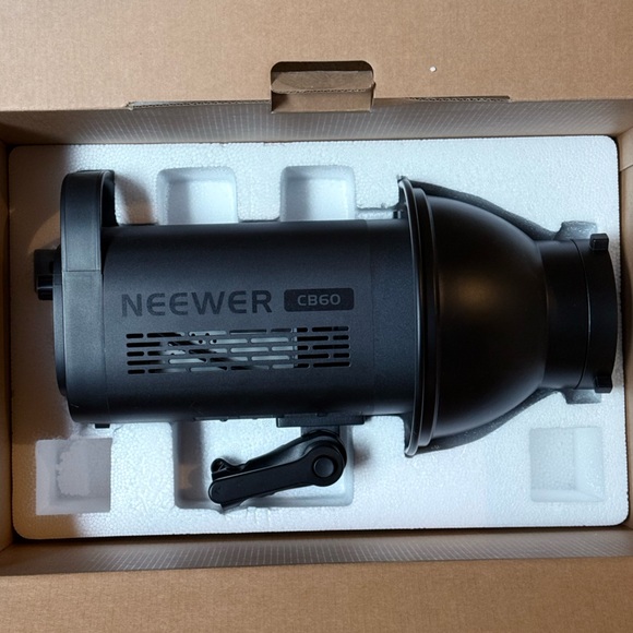 Neewer C6B60 Black Studio Light